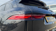 Jaguar F-Pace 2.0 D200 R-Dynamic HSE Black 5dr Auto AWD Diesel Estate